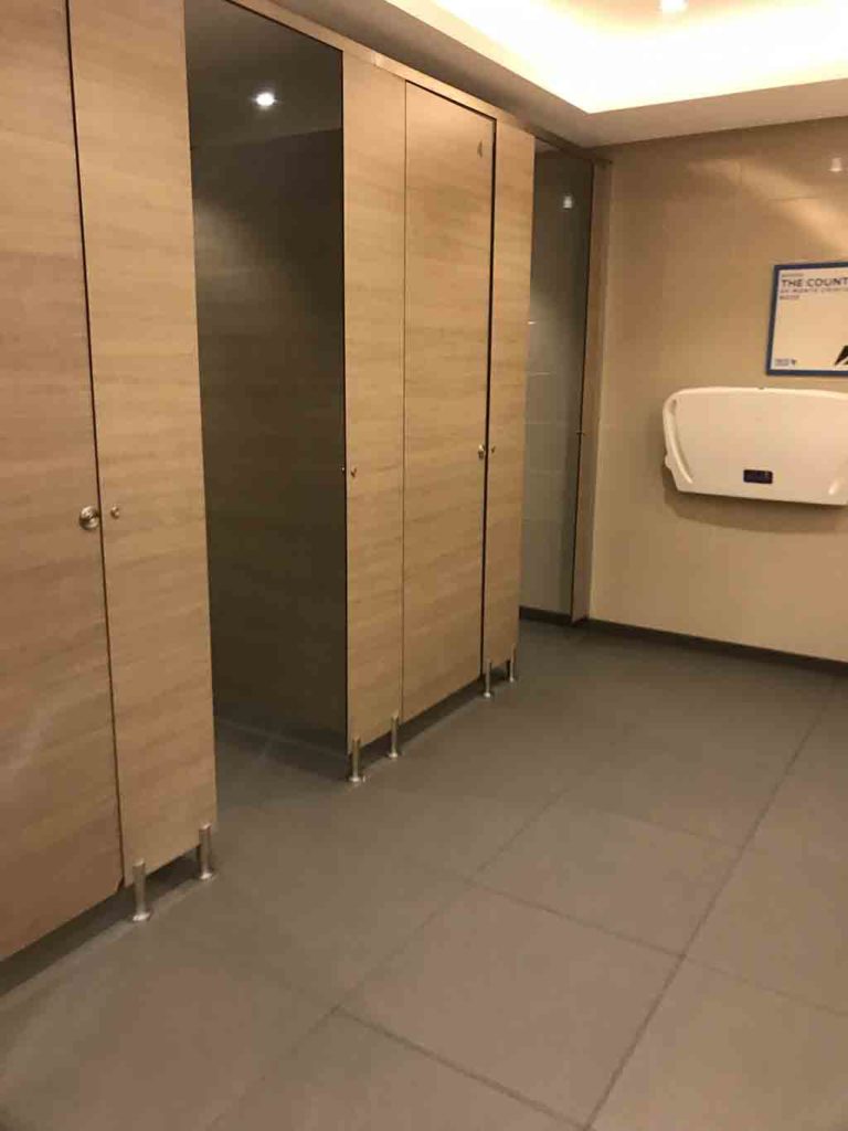 マルタ空港のトイレ